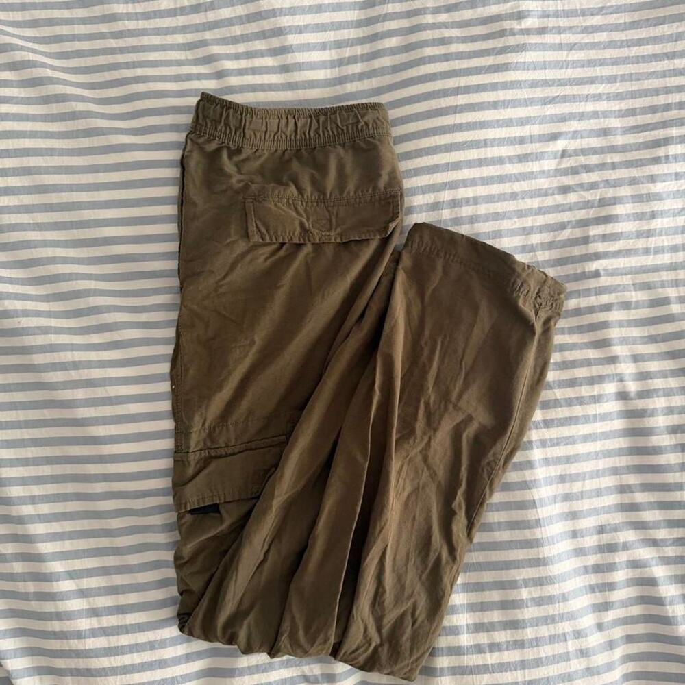 Green parachute pants size l